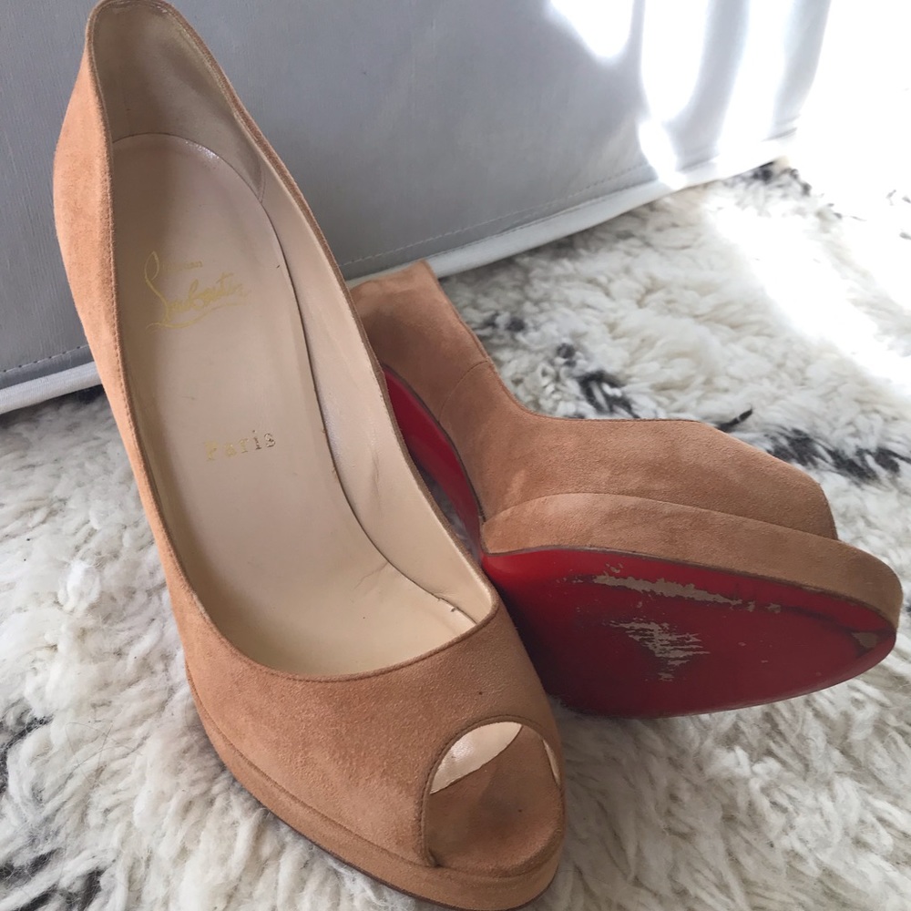 Christian Louboutin Suede Very Prive Heels